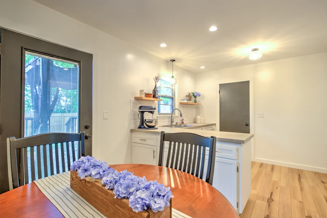 Photo of 1402 HILLTOP Drive