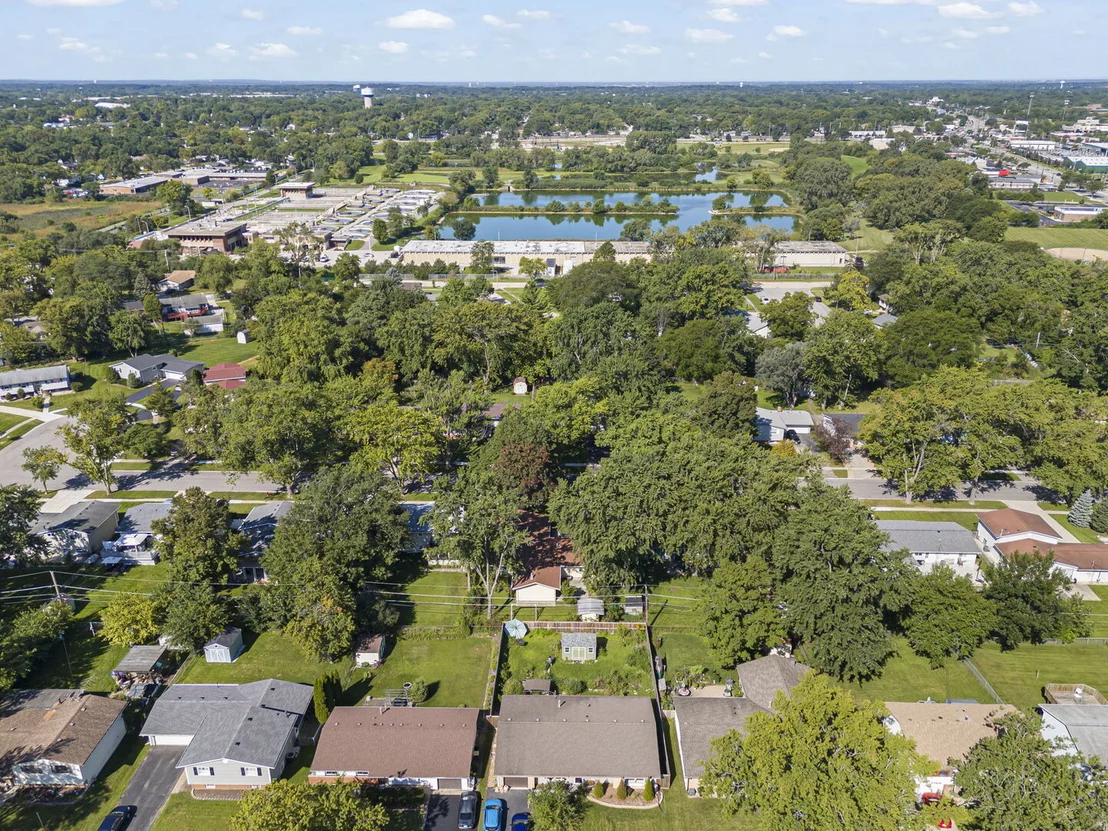 Photo of 7101 Edgebrook Lane