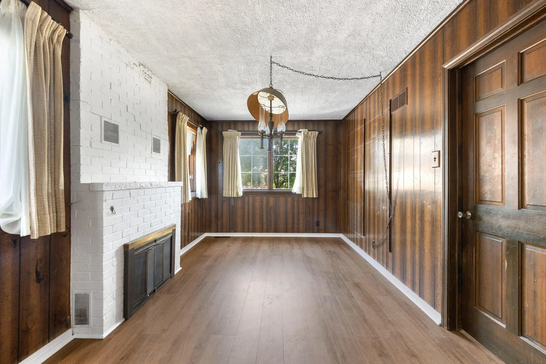 Photo of 17606 N Burnham Avenue