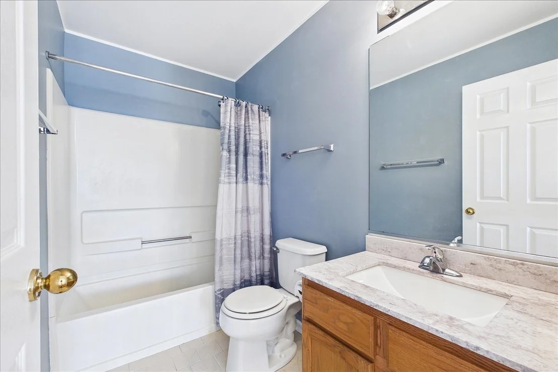 Photo of 913 Meadowridge Drive