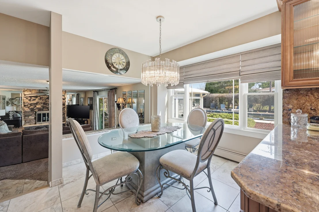 Photo of 715 Pinecroft Drive