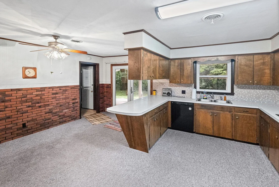 Photo of 414 Gilliland Road