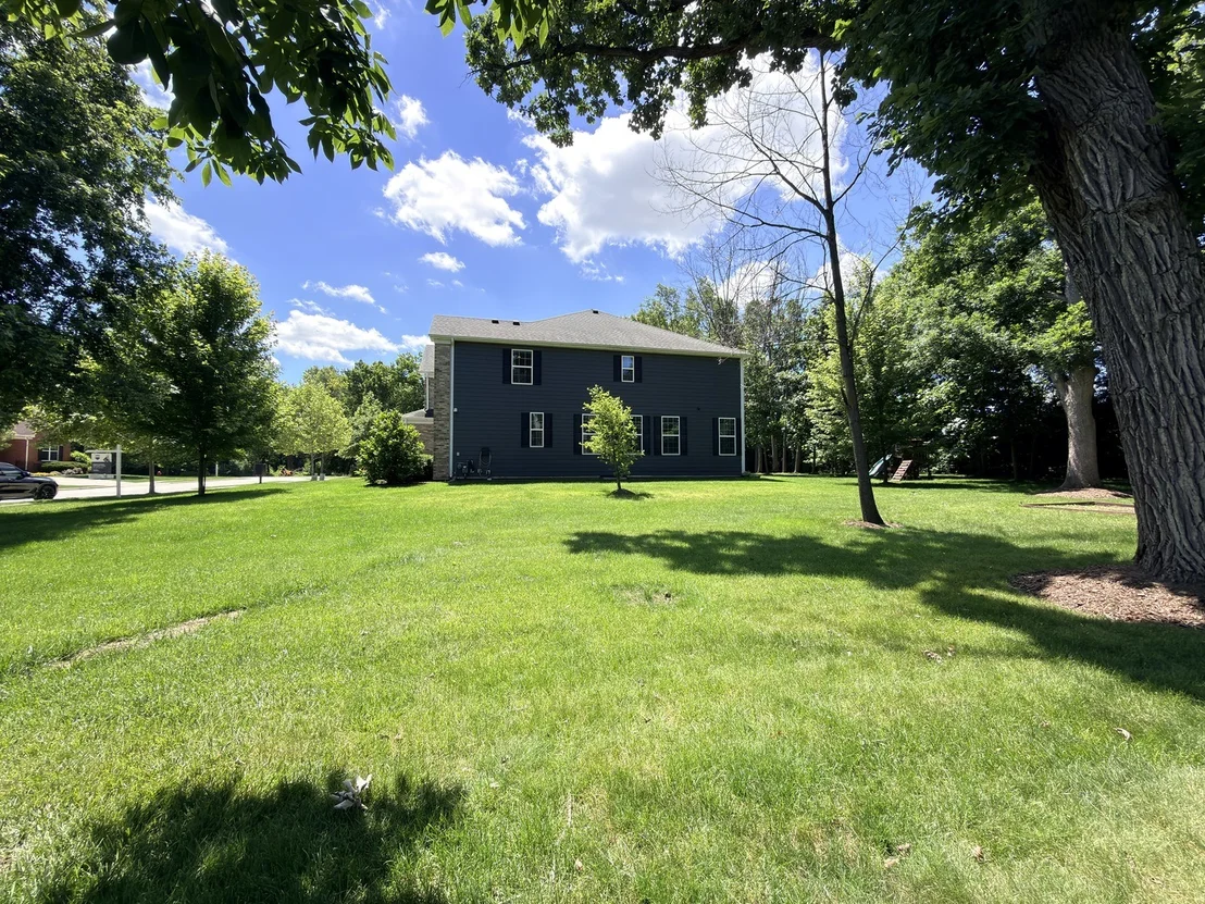 Photo of 1612 Bur Oak Drive