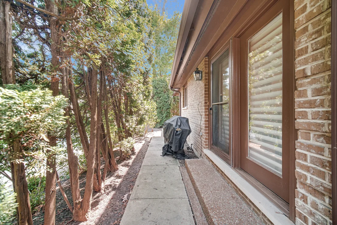 Photo of 968 Coventry Lane