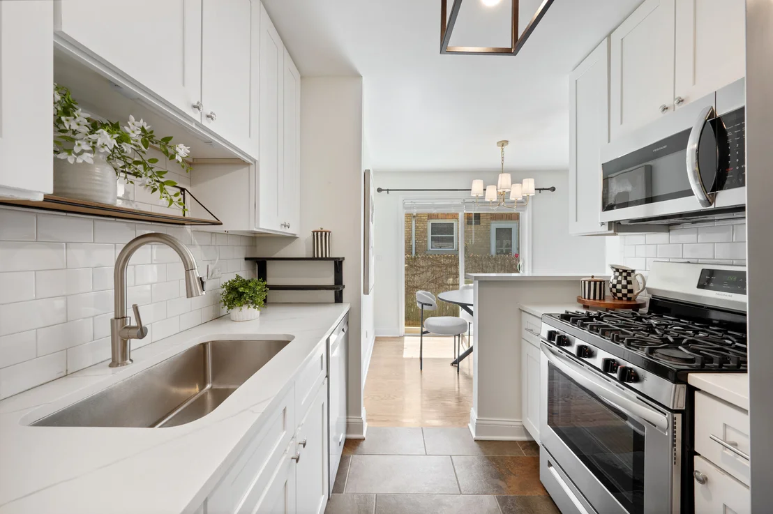 Photo of 1041 Forest Avenue