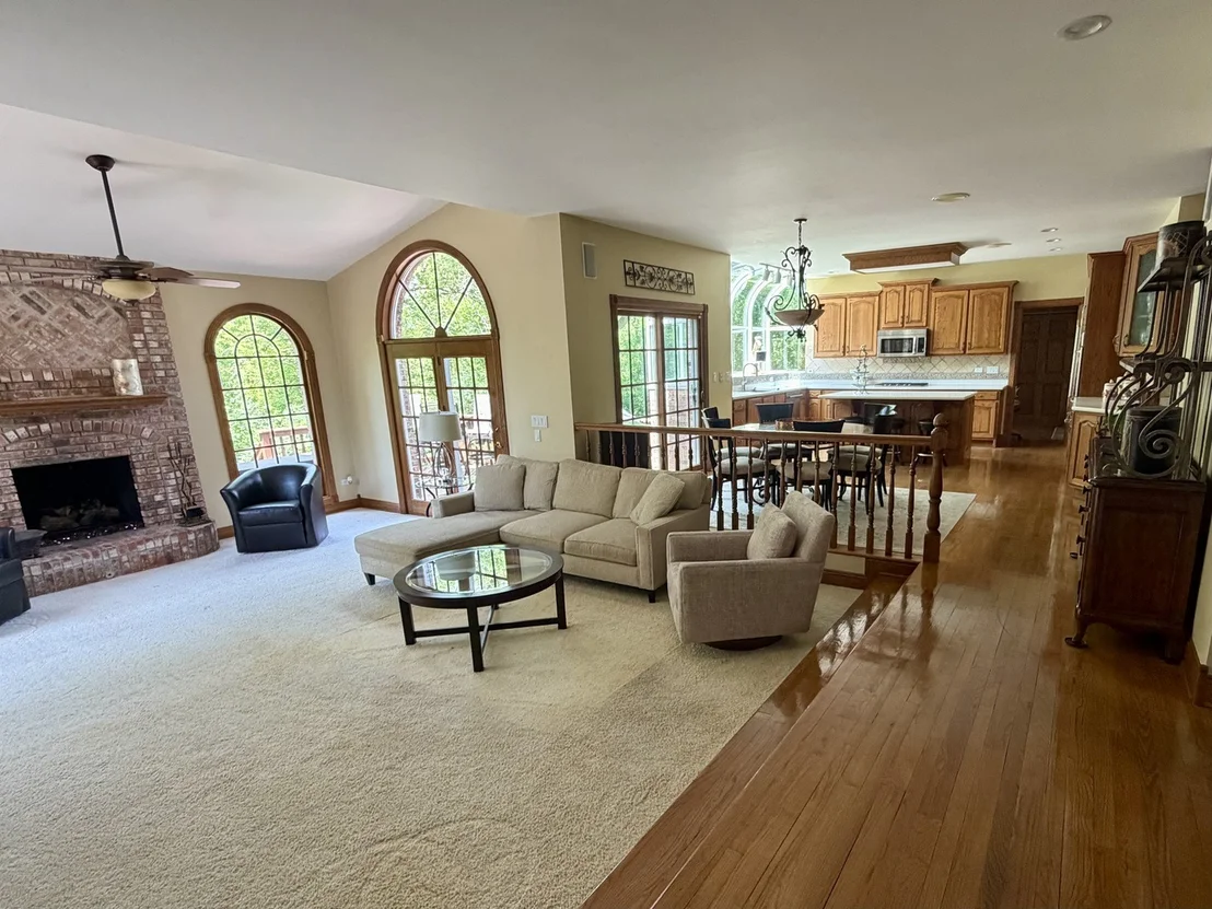 Photo of 17N656 Adams Drive