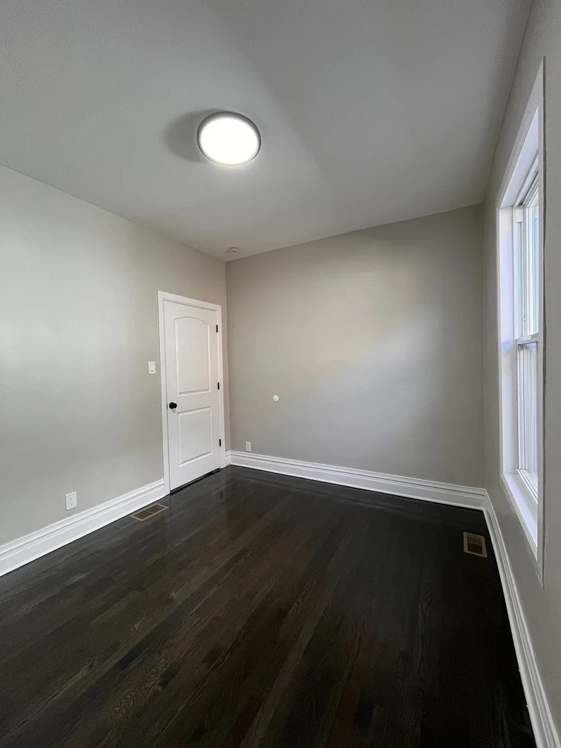 Photo of 5950 S Artesian Avenue
