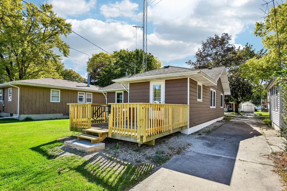 Photo of 724 Douglas Street