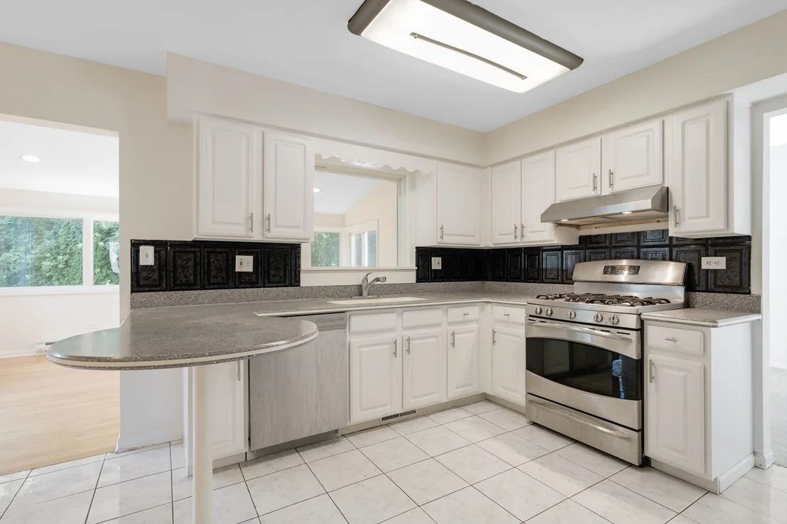 Photo of 421 COLLEN Drive