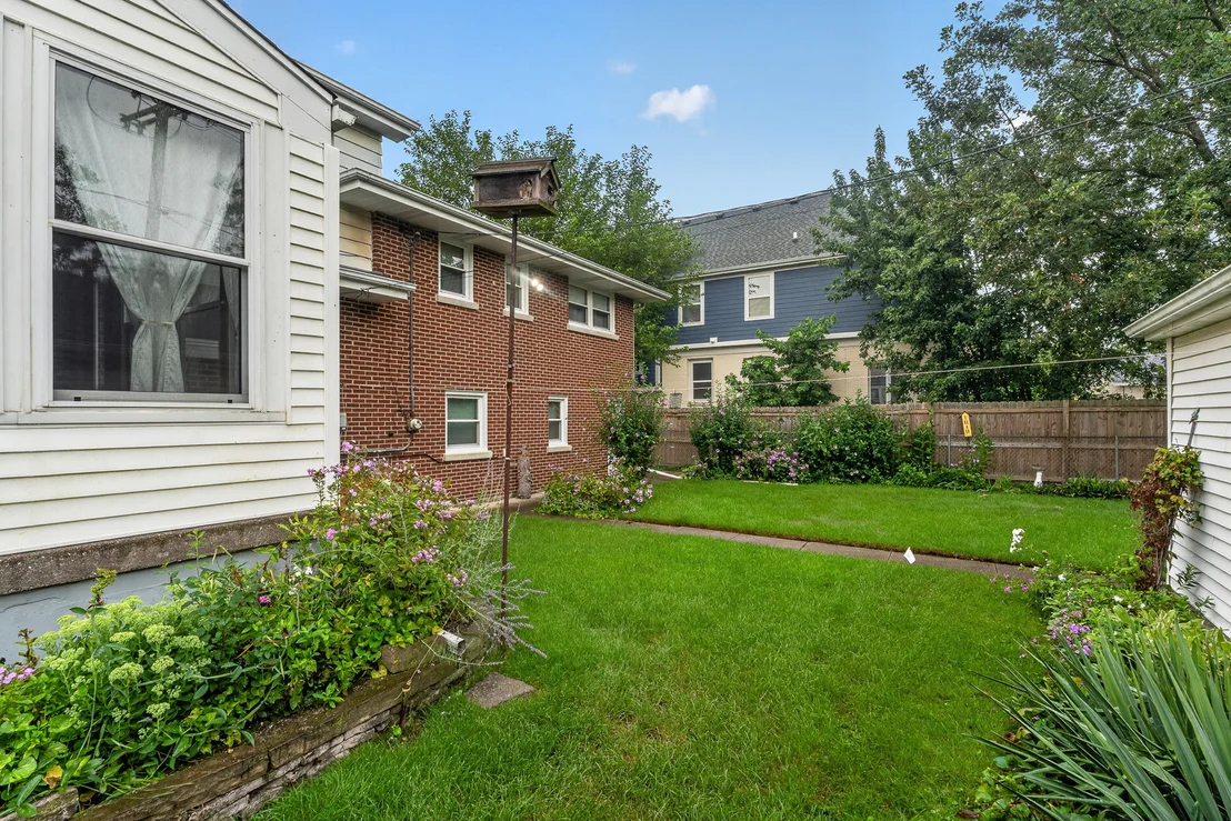 Photo of 3341 Prairie Avenue