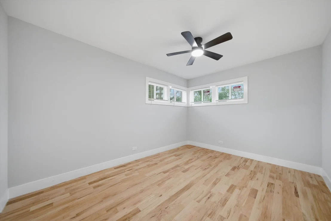 Photo of 1327 S Wolf Road