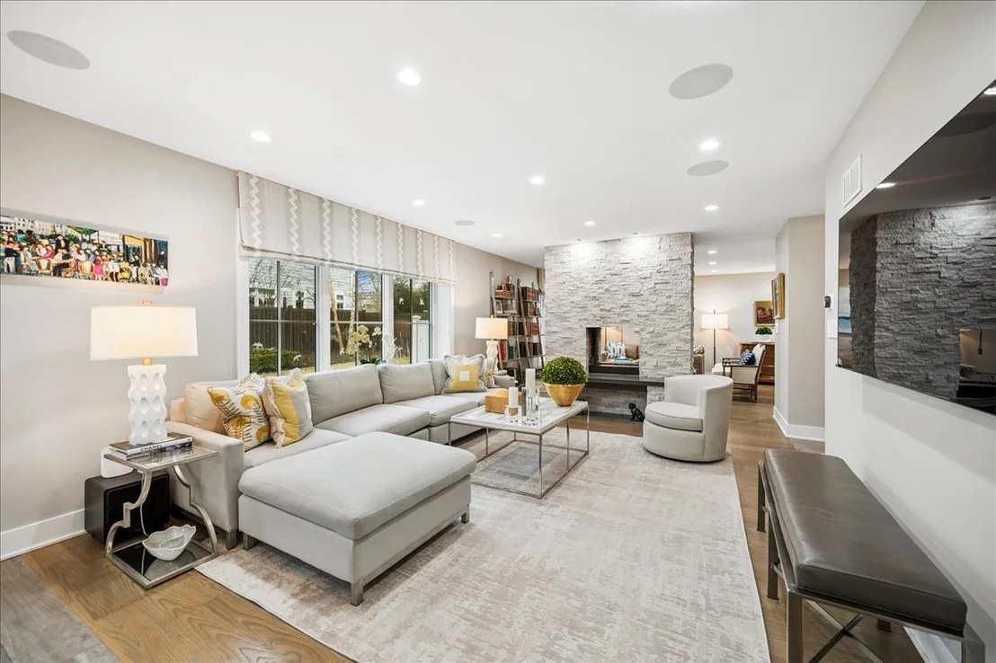 Photo of 270 Sheridan Road