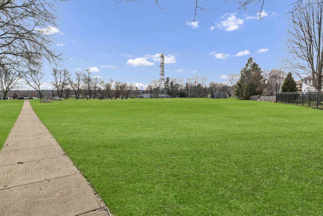 Photo of 842 Pin Oak Circle