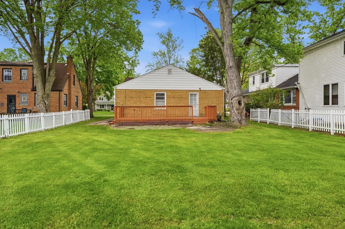 Photo of 306 W Lonnquist Boulevard