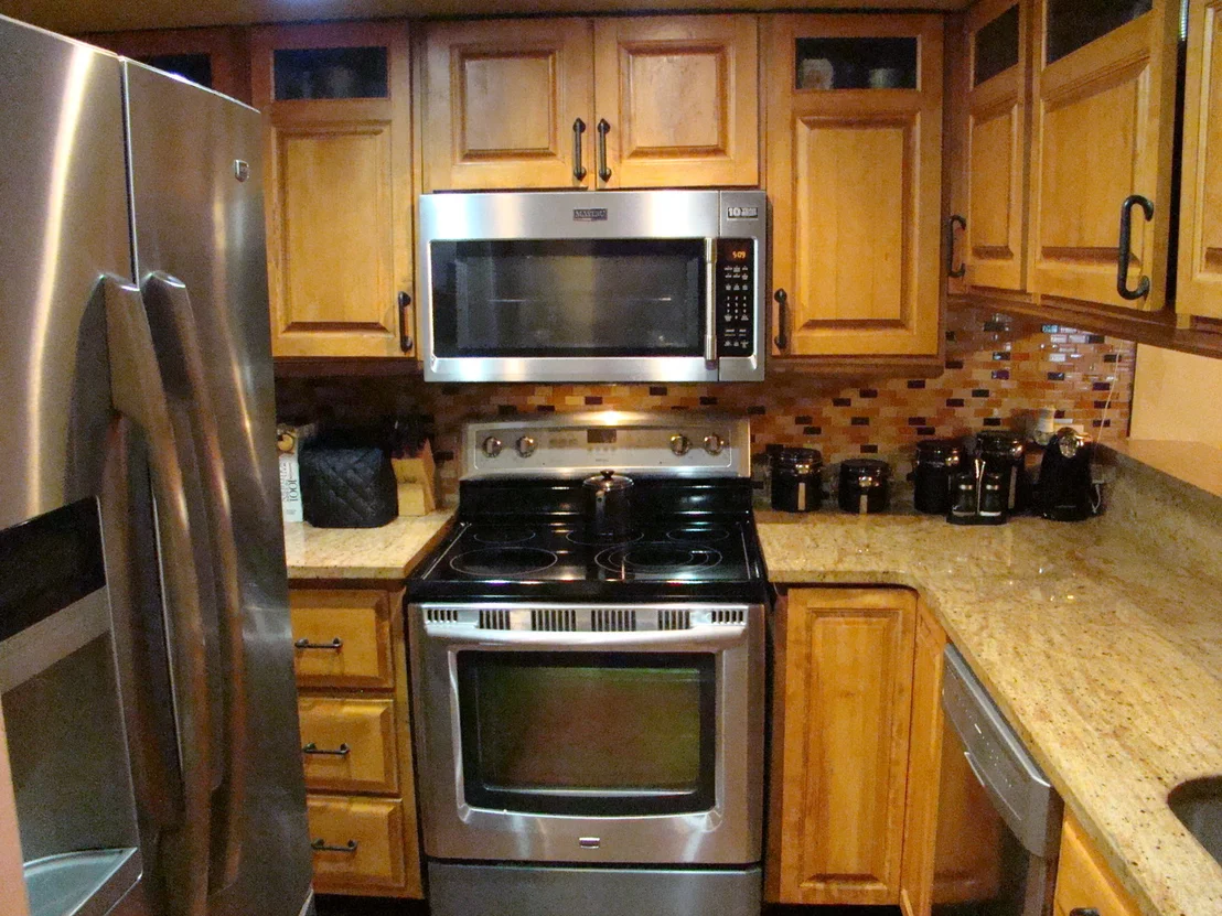 Photo of Unit B202 at 830 Elder Road