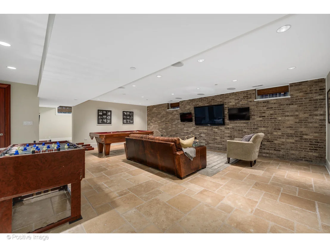 Photo of 446 W Huron Street