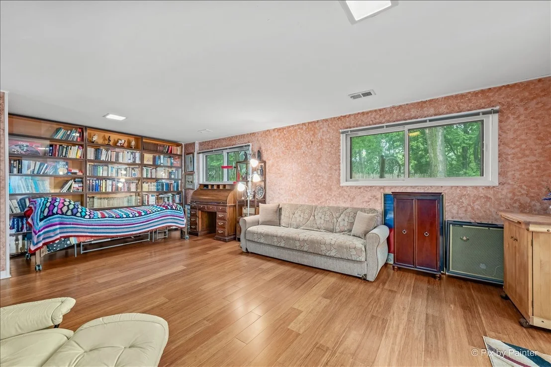 Photo of 2530 Old Glenview Road