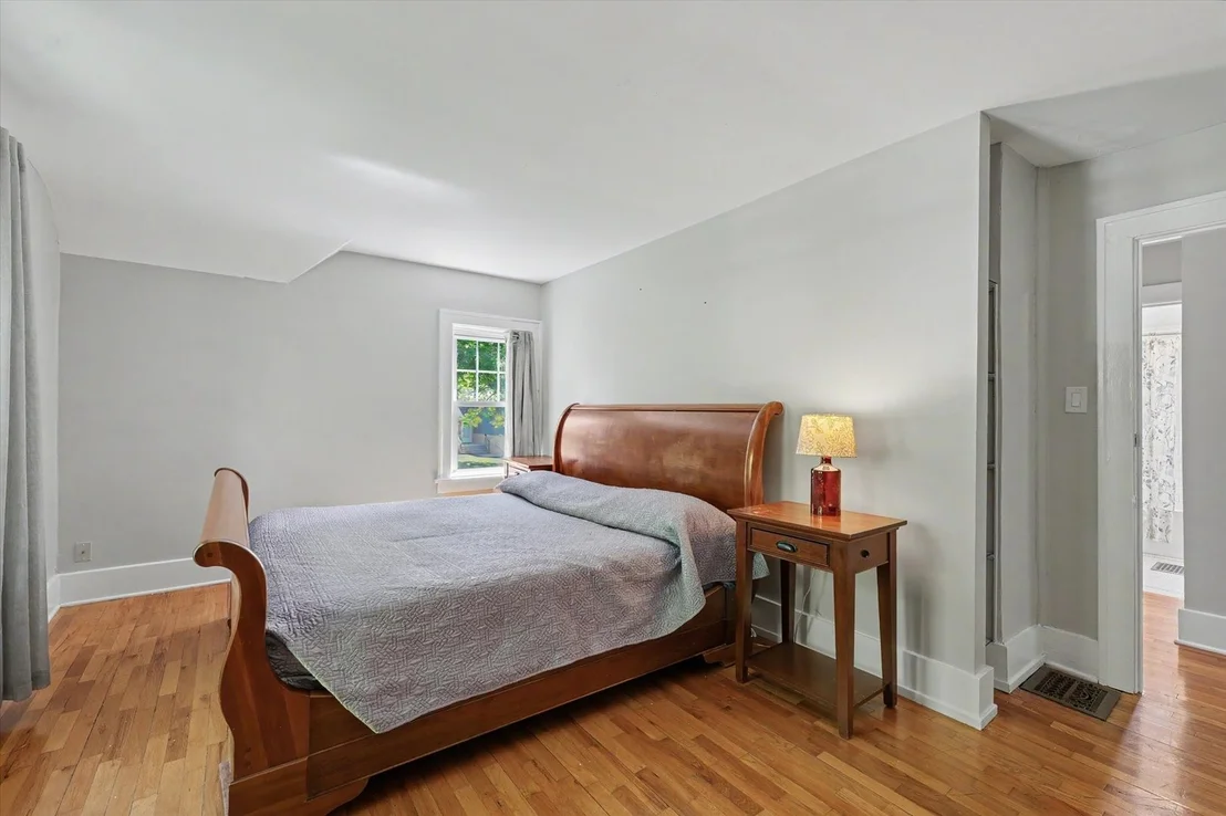 Photo of 1202 W Healey Street