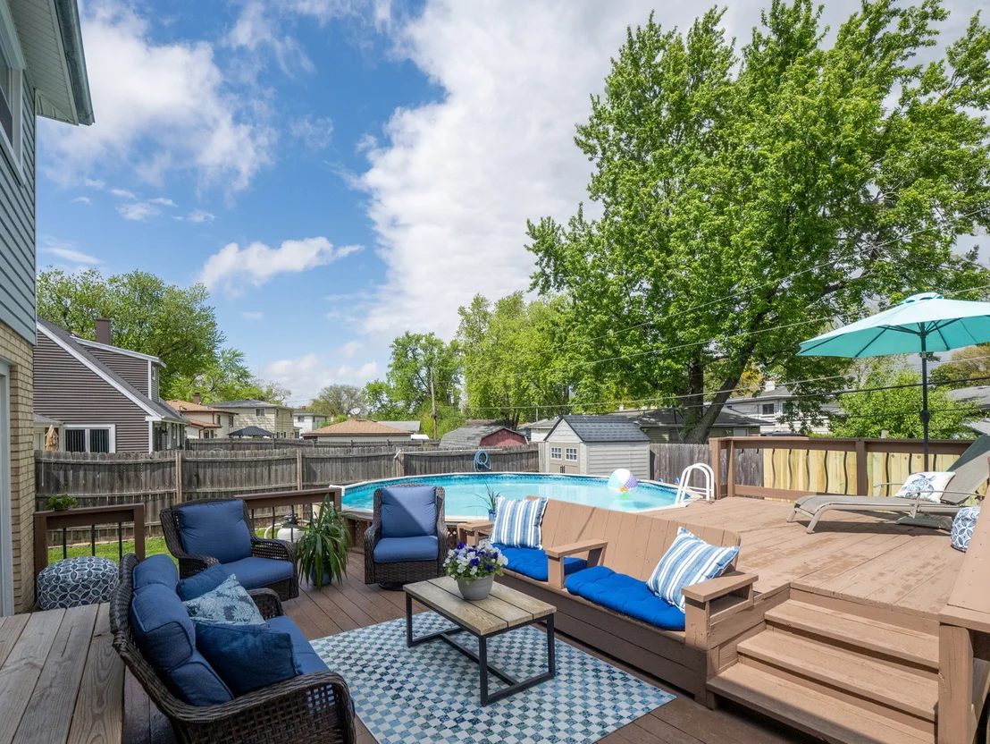 Photo of 237 N Pioneer Drive