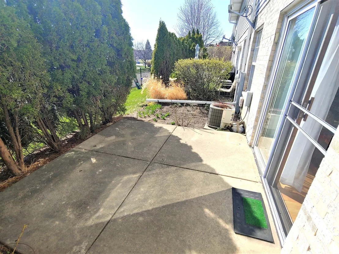 Photo of 647 N Tamarac Boulevard