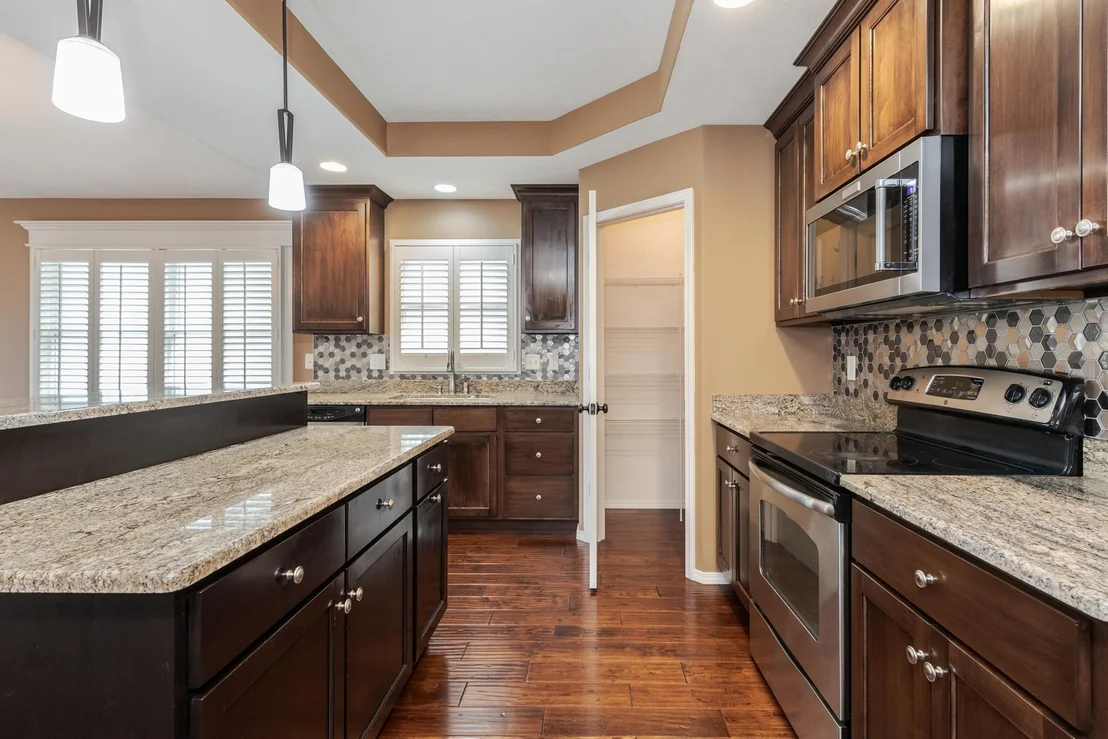 Photo of 2932 Shepard Road