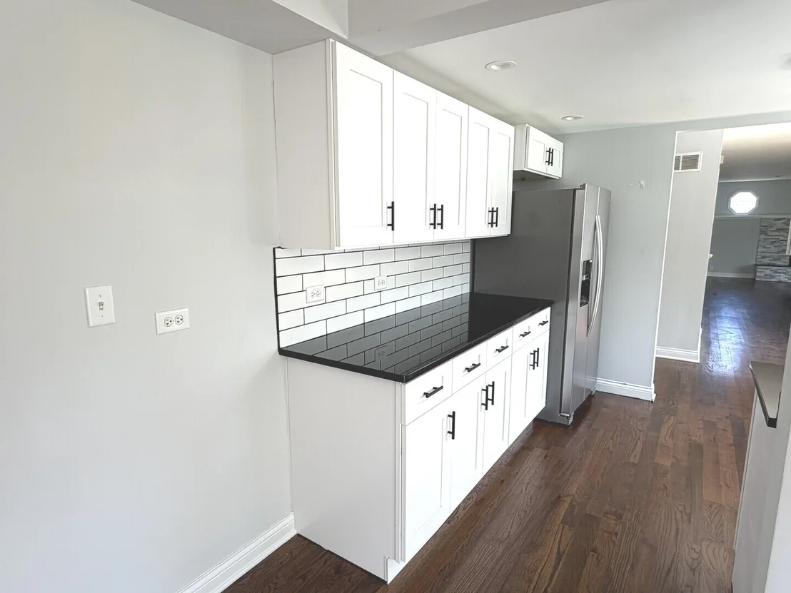Photo of 1421 Lawrence Crescent