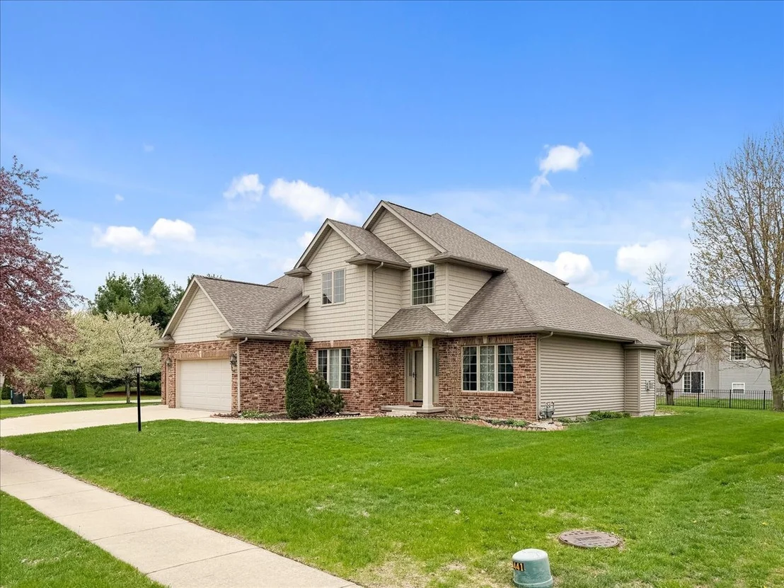 Photo of 4705 Stonebridge Drive
