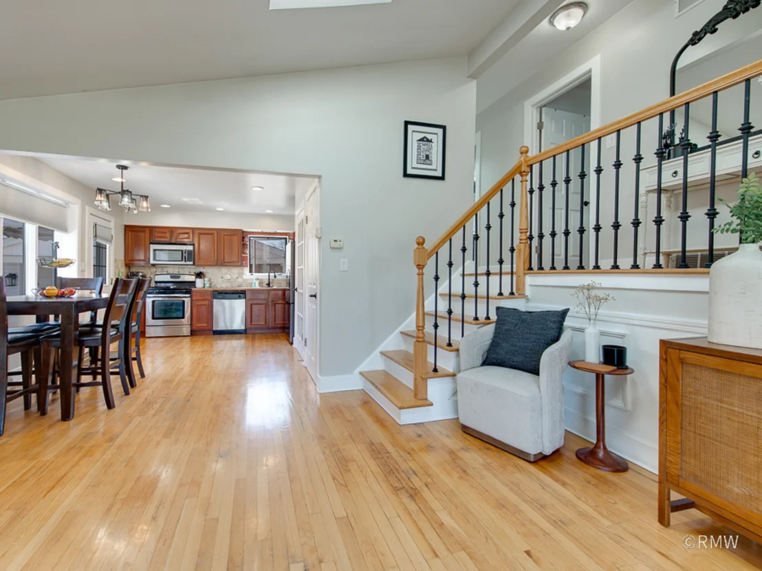 Photo of 51 W ROZANNE Drive