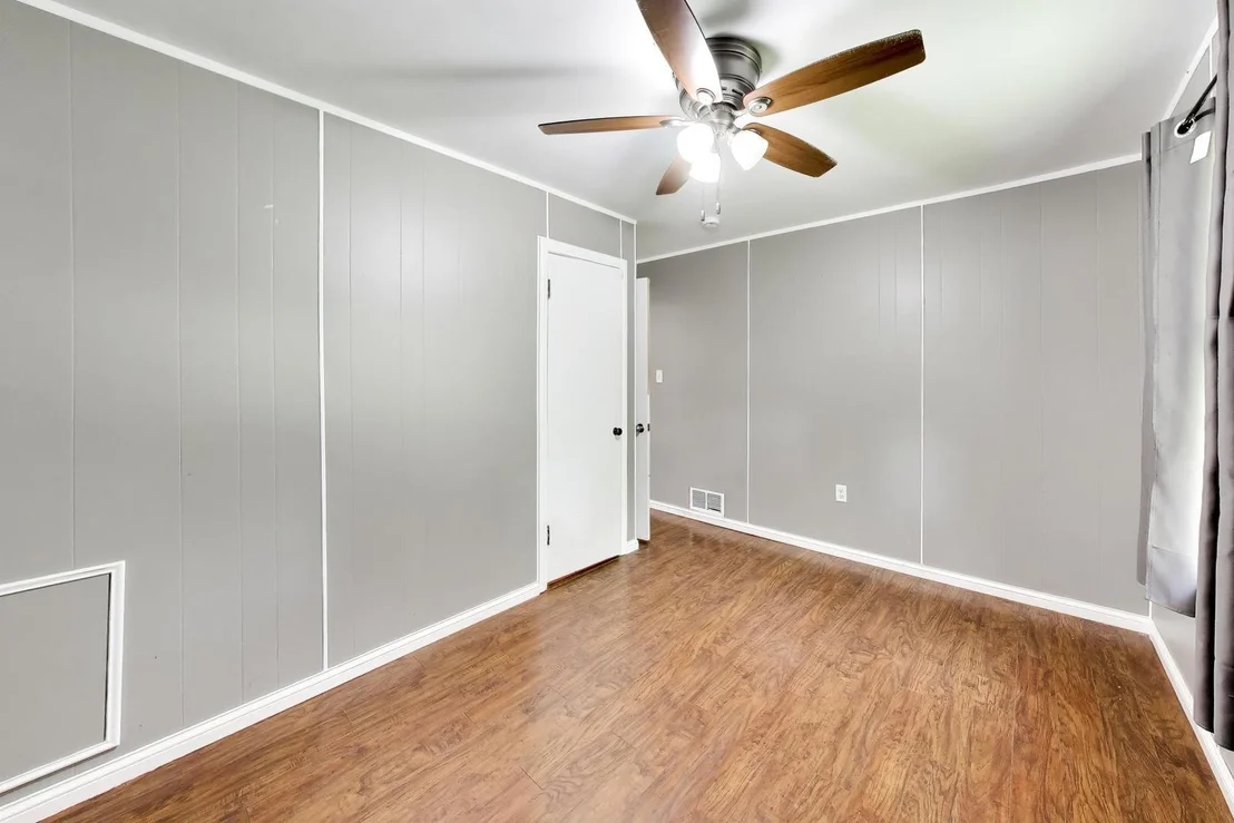 Photo of 17558 Community Street