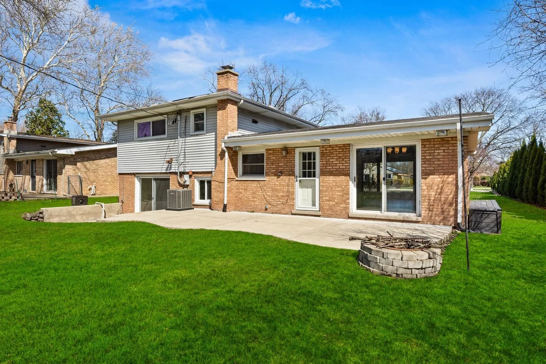 Photo of 215 HIBBARD Road