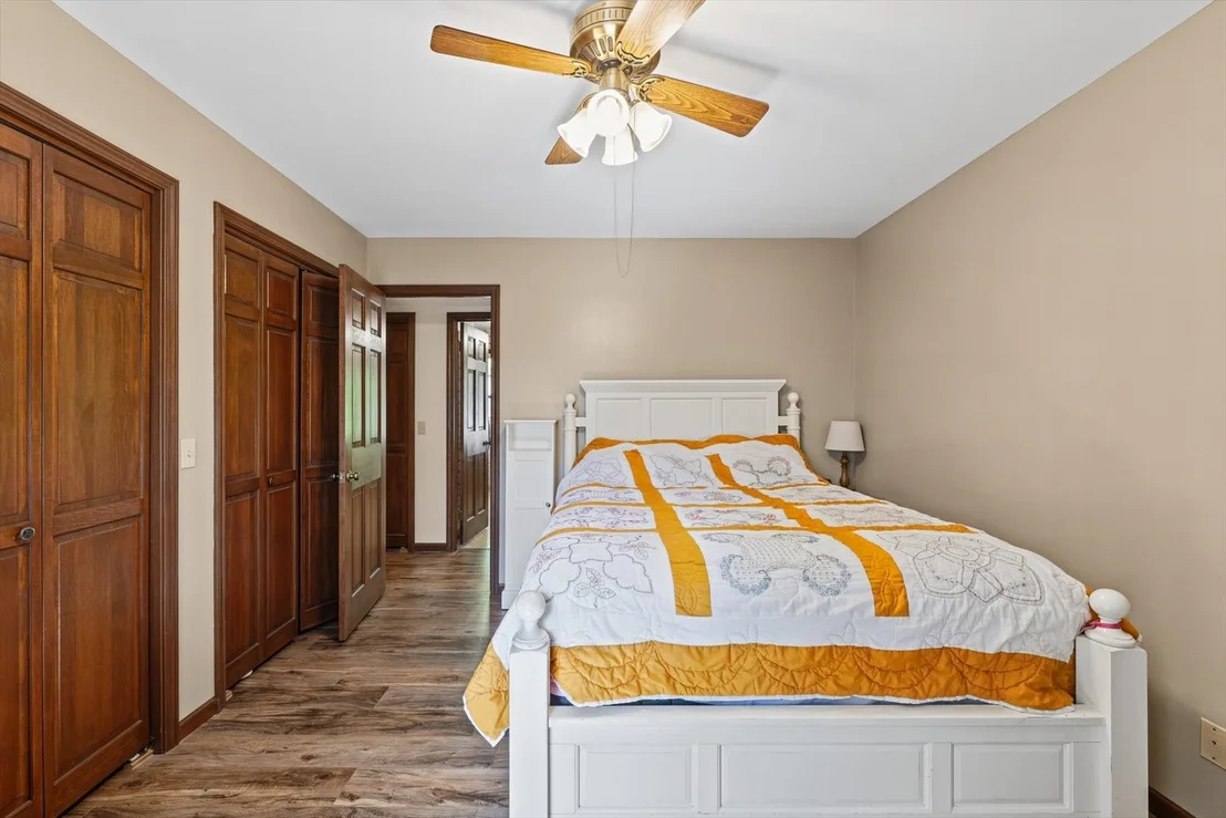 Photo of 703 Surrey Road