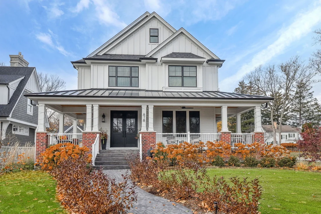 Photo of 618 N Wheaton Avenue