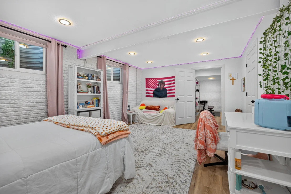 Photo of 9159 Deer Ridge Drive