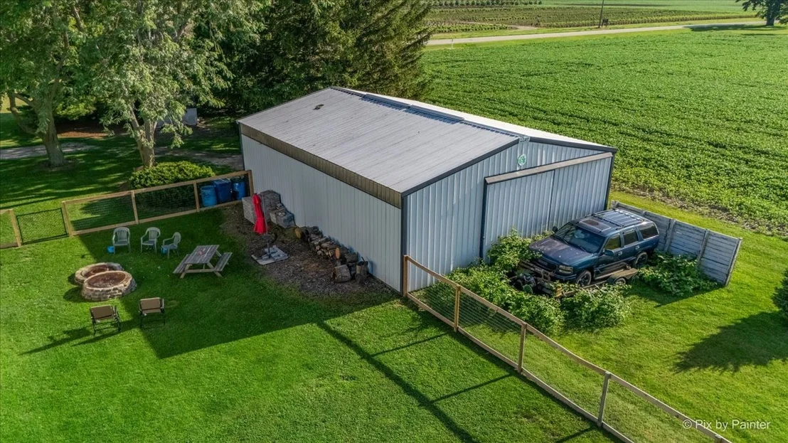 Photo of 49W972 Peterson Road