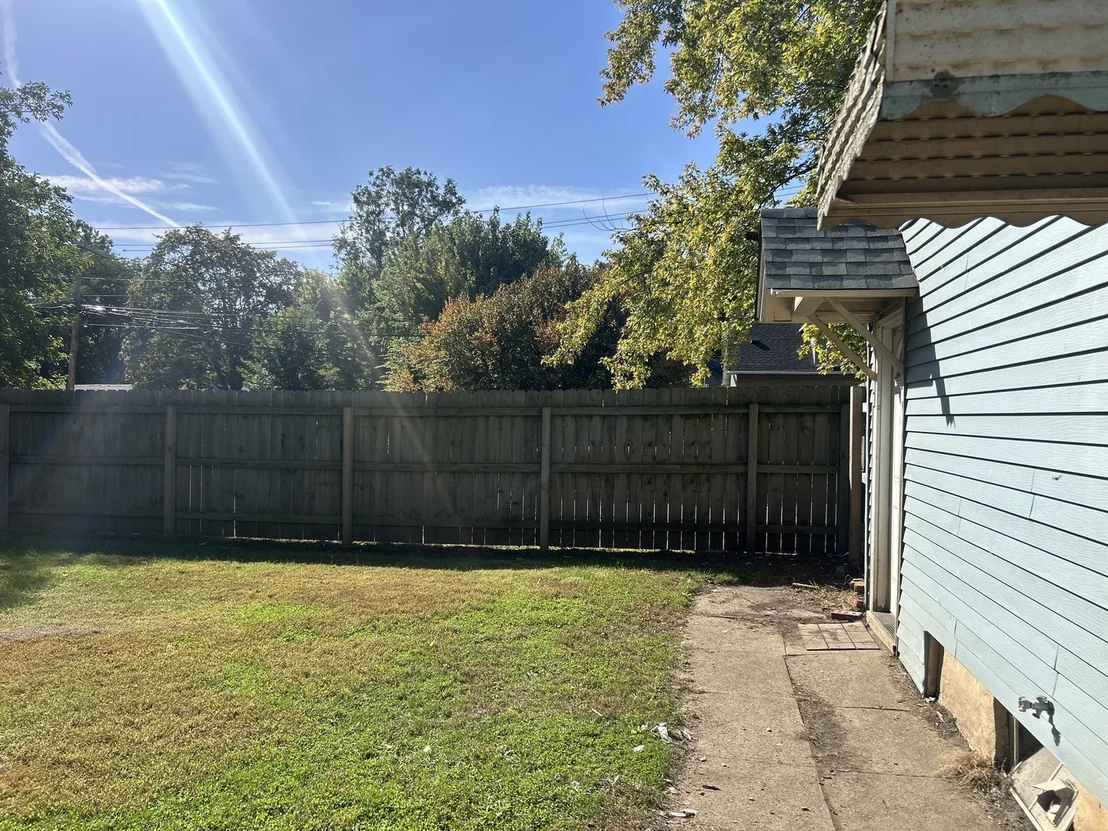 Photo of 554 Bangs Street
