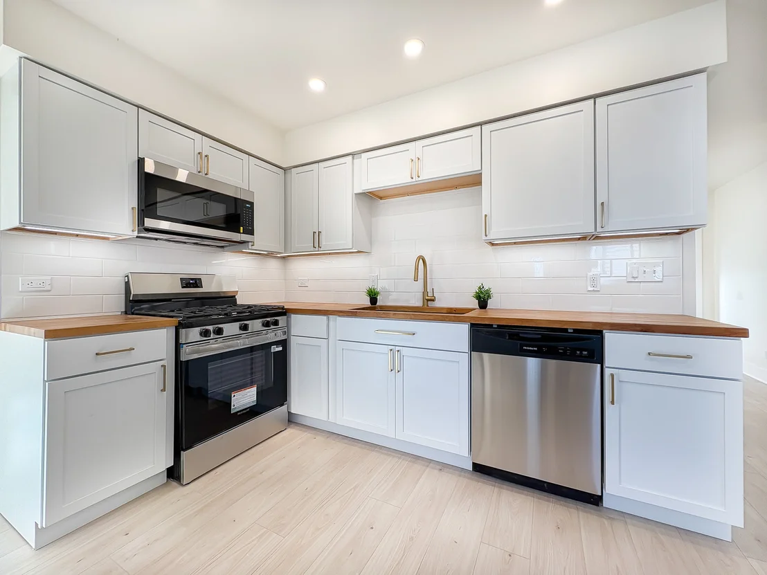 Photo of 18013 Park Avenue