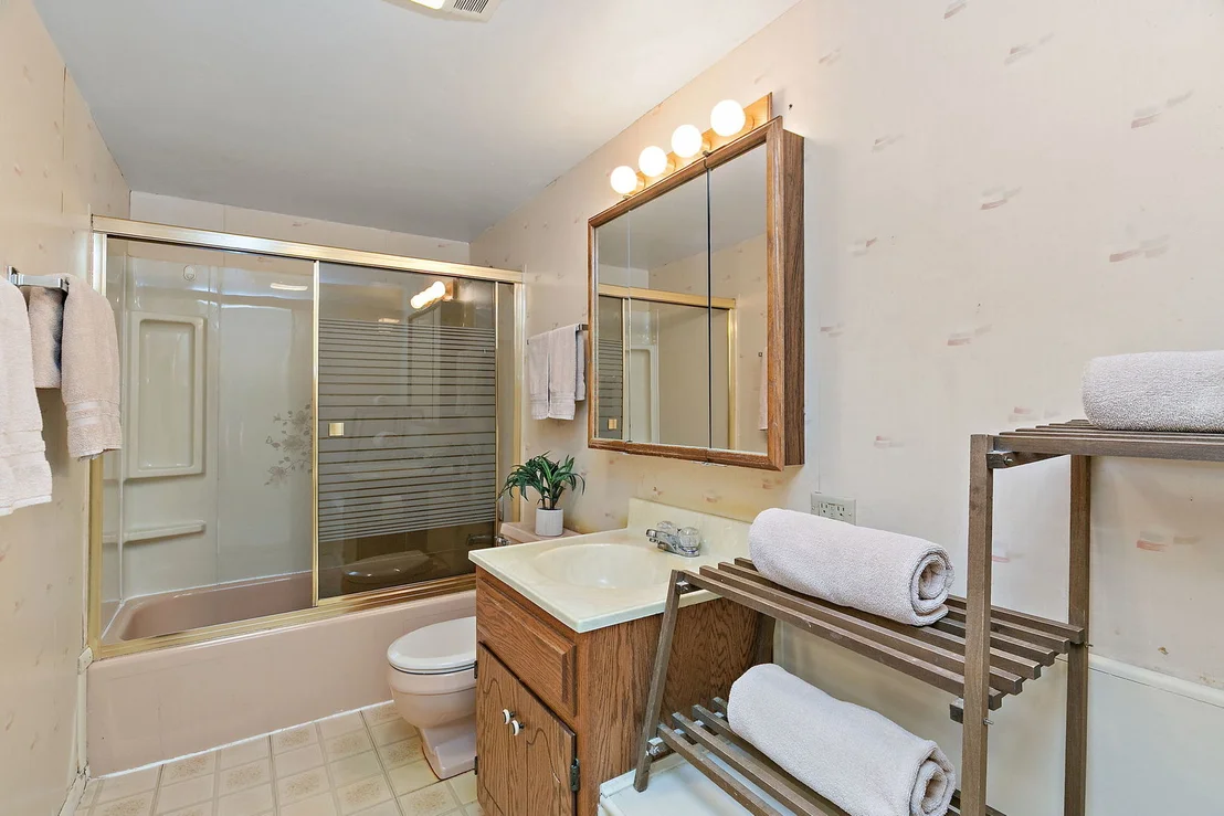 Photo of 1150 Glen Lane