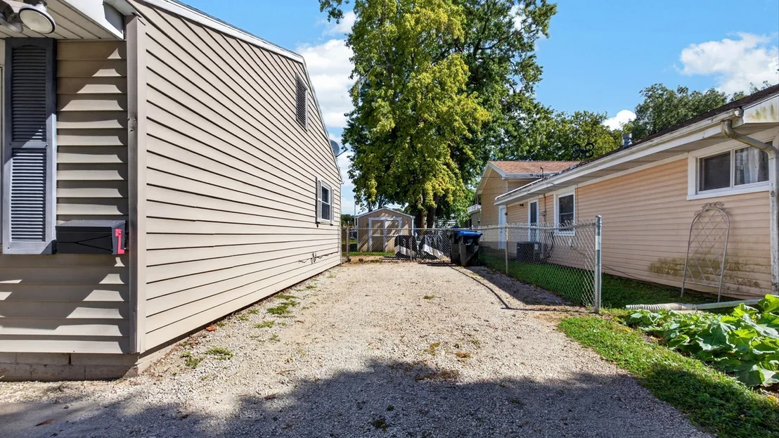 Photo of 1121 N State Street