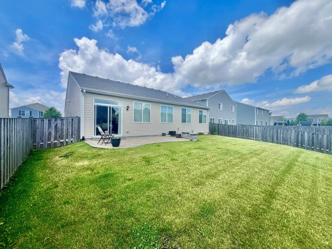 Photo of 1074 Chestnut Drive