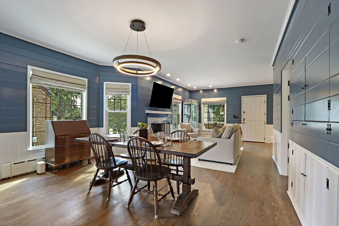 Photo of 943 Forest Avenue