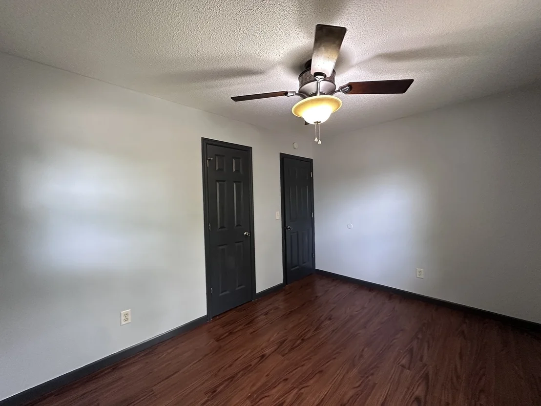 Photo of 909 Sunset Ridge