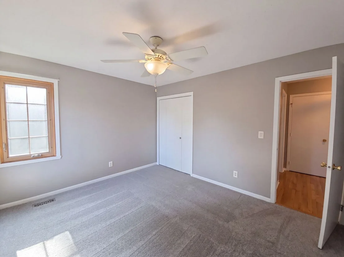 Photo of 1503 Featherstone Road