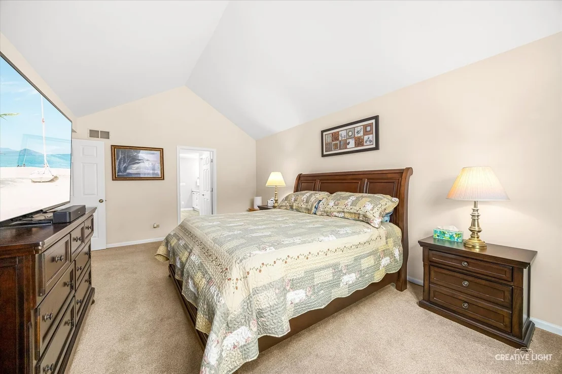 Photo of 17 White Oak Lane