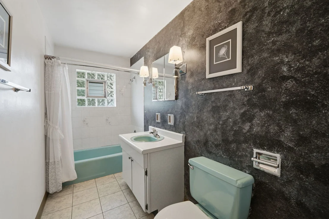 Photo of 730 W Beach Drive
