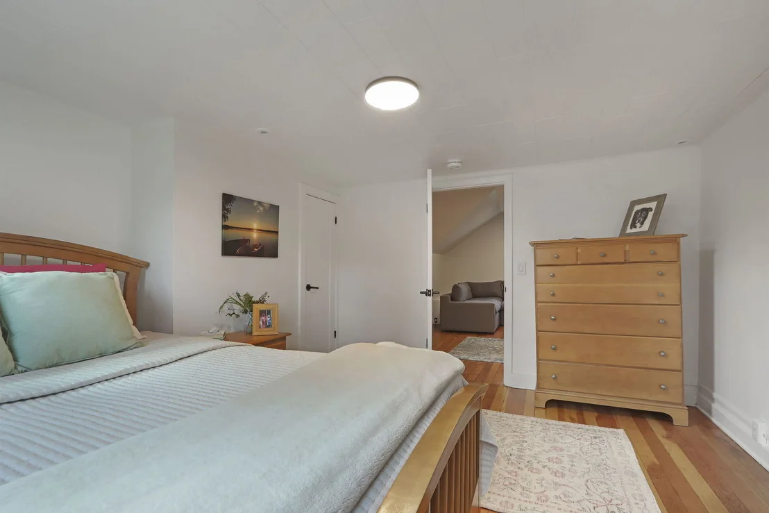 Photo of 943 Forest Avenue