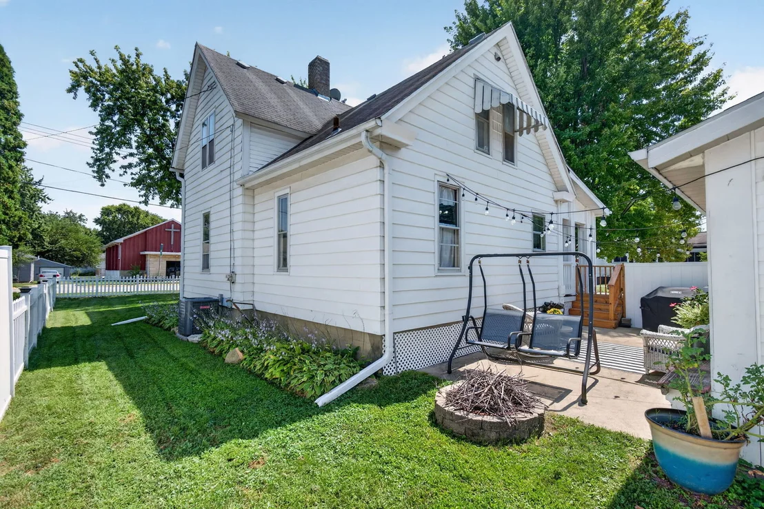 Photo of 105 N Main St