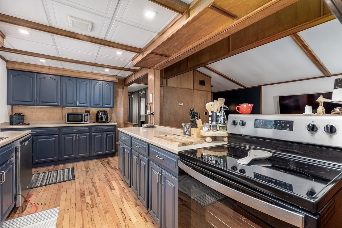 Photo of 152 Beachview Court