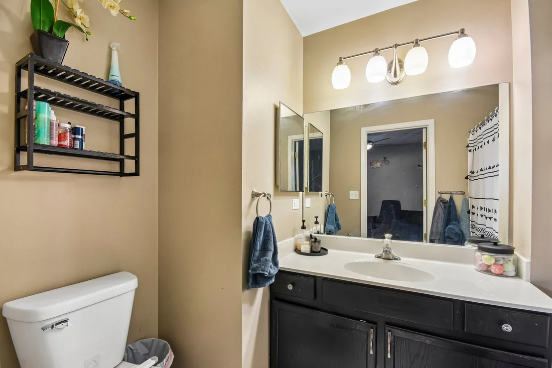 Photo of 418 Lakeview Circle