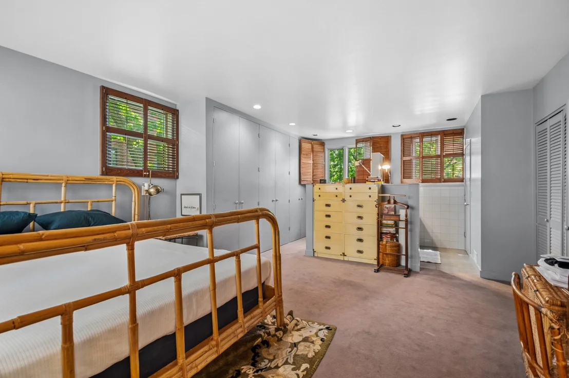 Photo of 925 W Wolfram Street