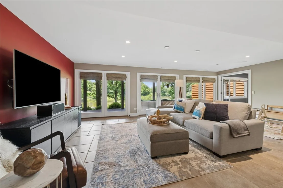 Photo of 83 Lakeview Parkway